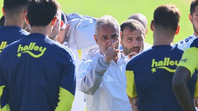 Fenerbahçe'de ilk