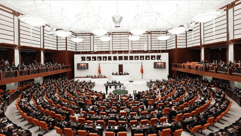 52 gün tatile
